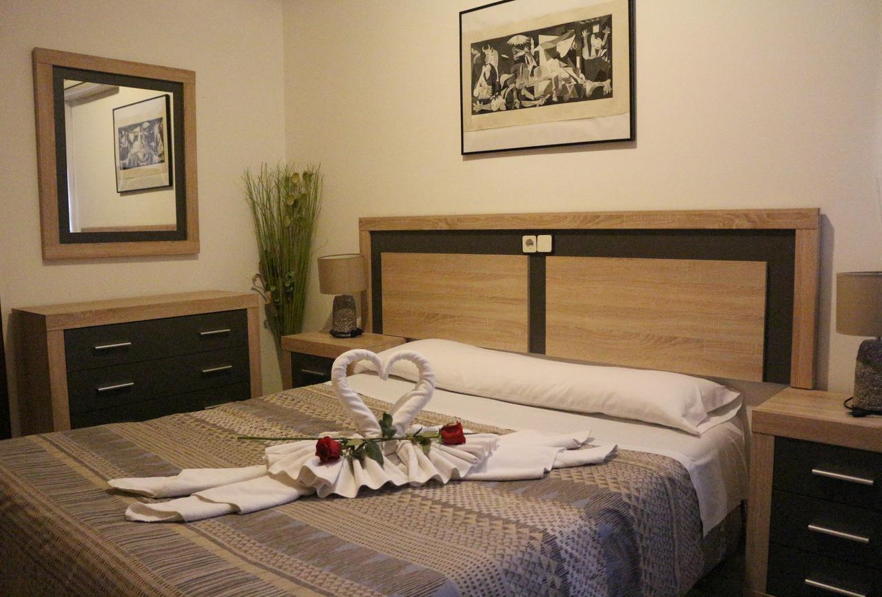 เพนชั่น ซาน อิซิโดร Hotel มาดริด ภายนอก รูปภาพ